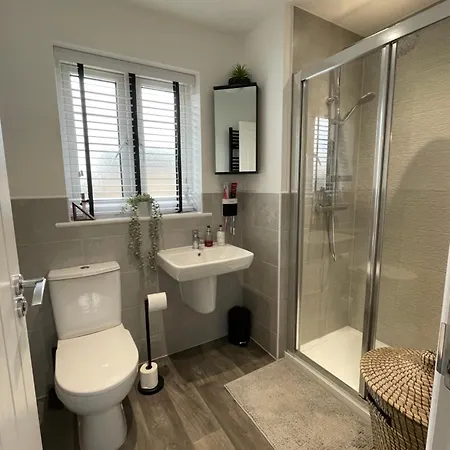 Amersham House - Sleeps 6, Pets Free Northallerton