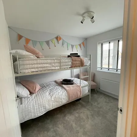 Amersham House - Sleeps 6, Pets Free Northallerton