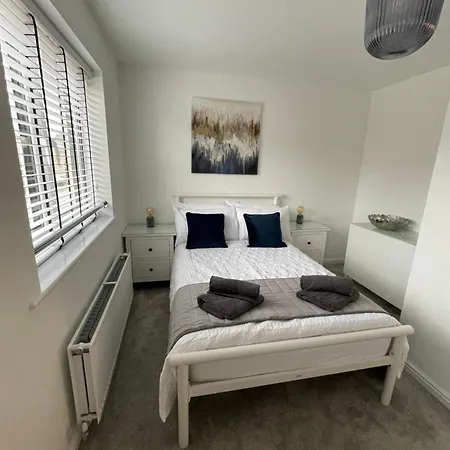 Dom wakacyjny Amersham House - Sleeps 6, Pets Free *