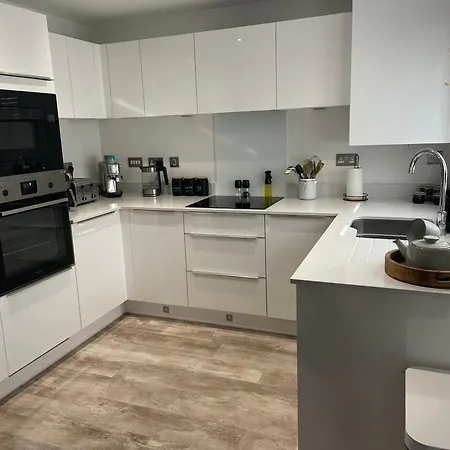 Amersham House - Sleeps 6, Pets Free Дом отдыха *